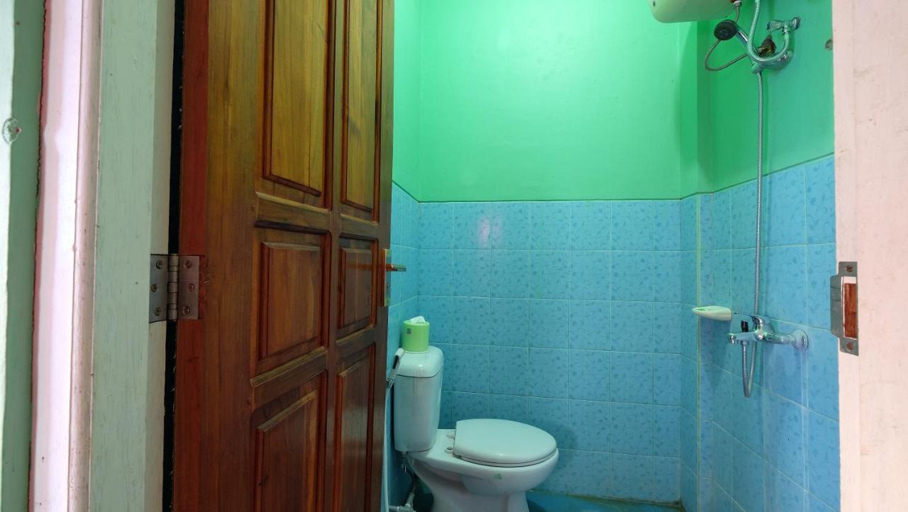Reddoorz Near Mangrove Forest Kupang Kupang  Exterior photo