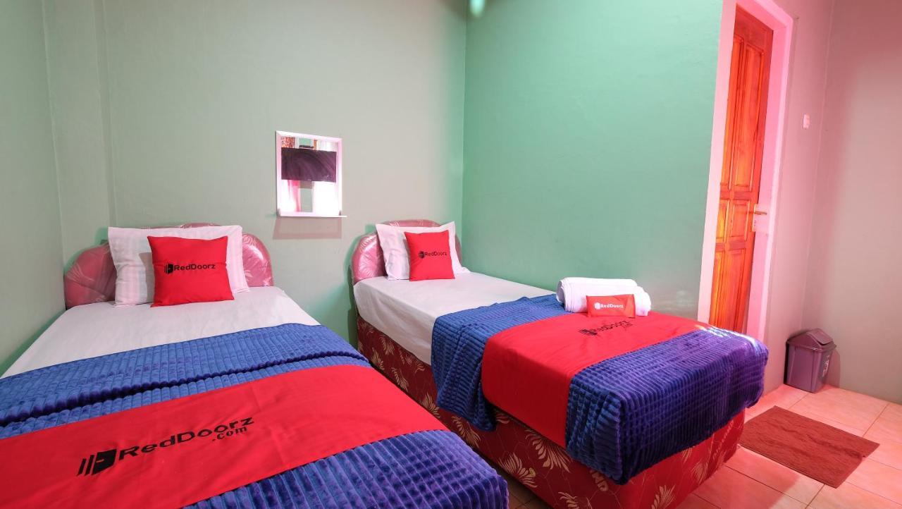 Reddoorz Near Mangrove Forest Kupang Kupang  Exterior photo